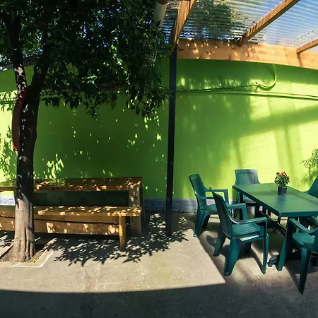 Sombra Hostel *